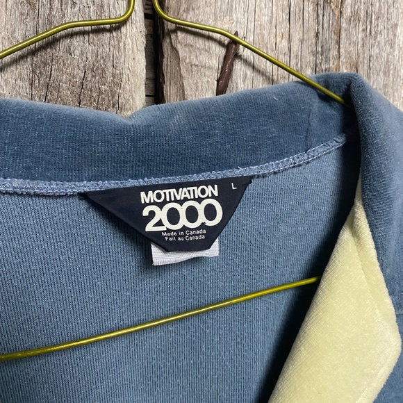 Vintage Velour Shirt - Picture 3 of 3